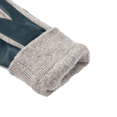 Knitted wool gloves